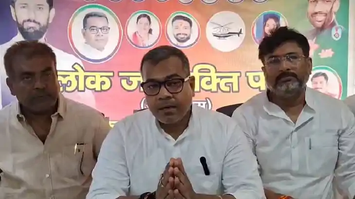 Bihar politics - नडीए में LJP(R) दिखाने लगा बगावती मुड, जीज Bihar politics - नडीए में LJP(R) दिखाने लगा बगावती मुड, जीज