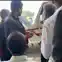 बिहार के स्वास्थ्य मंत्री  के सम्मेलन में भीड़ जुटाने के लिए लोगों के बीच बांटे गए पैसे, वीडियो  हुआ वायरल