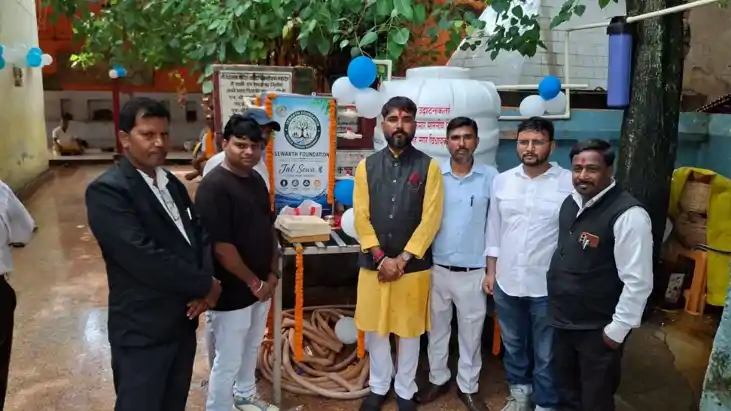 पिता महेश्वर स्थित मां शीतला मंदिर में एक्वागार्ड व पानी टैं