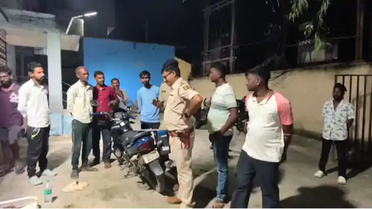Bihar News : कटिहार में टूटा बिजली का जर्जर तार, करंट की चपे