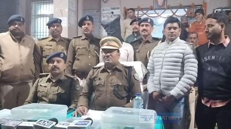  BIHAR CRIME - 25 हजार के इनामी कुख्यात अपराधी को किया गिरफ्तार, डेढ़ दर्जन मामले में थी पुलिस को तलाश, भारी  मात्रा में हथियार और कारतूस जब्त