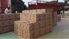 Bihar Crime News : बेतिया में ट्रक पर लोड 50 लाख की विदेशी शराब पुलिस ने किया बरामद, मौके से फरार हुआ तस्कर 