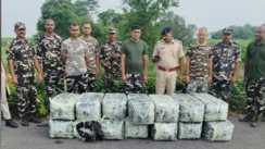 भारत-नेपाल सीमा पर SSB की बड़ी कार्रवाई: 451 किलो गांजा और 77 लीटर नेपाली शराब जब्त, तस्कर गिरफ्तार
