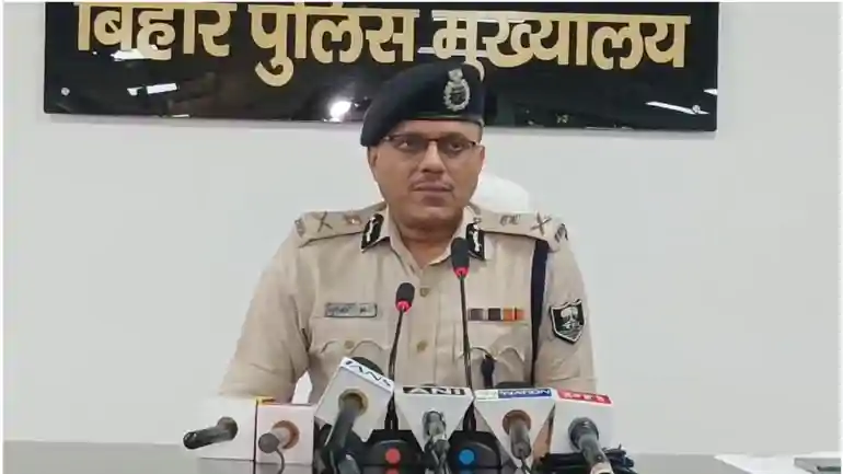 ADG सुधांशु कुमार का निर्देश : वाहन या पोस्ट में बैठकर कागजात जांचने पर होगी कार्रवाई, इस रैंक तक के पुलिसकर्मी नहीं करेंगे वाहनों की जांच