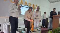 वीरपुर मॉडल प्लस टू स्कूल में विद्यार्थियों को मिला सफलता का मंत्र: डीएम सावन कुमार ने किया 'फिजिक्स वाला' की ऑनलाइन सुविधा का शुभारंभ