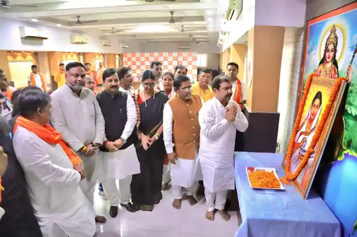 Patna News - भाजपा प्रदेश कार्यालय में श्रद्धा और सम्मान के Patna News - भाजपा प्रदेश कार्यालय में श्रद्धा और सम्मान के