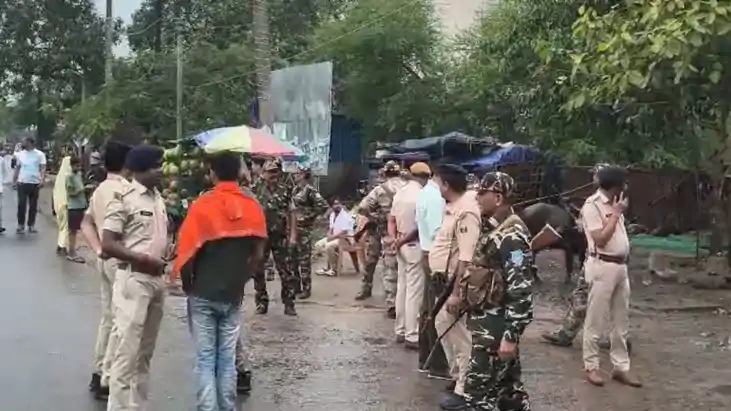 बाढ़ छावनी में तब्दील  बाढ़ छावनी में तब्दील