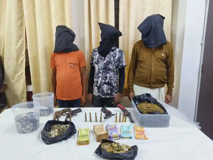 पटना में 'ऑपरेशन जखीरा' के तहत बड़ी कार्रवाई: टॉप-10 अपराधी  पटना में 'ऑपरेशन जखीरा' के तहत बड़ी कार्रवाई: टॉप-10 अपराधी