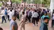 Bihar News : मोतिहारी इंजीनियरिंग कॉलेज में रैगिंग को लेकर जमकर हुआ बवाल, दो गुटों में जमकर हुई मारपीट, सोशल मीडिया में वीडियो हुआ वायरल 
