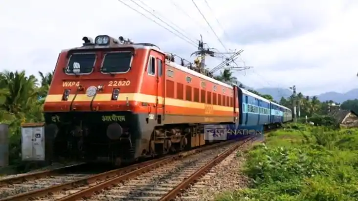Train for Mahakumbh  : महाकुंभ में बढ़ती भीड़ को लेकर रेलवे 