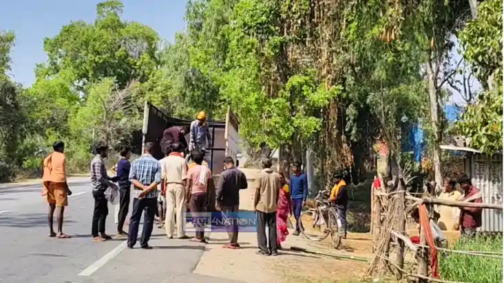 Bihar Accident News : बुजुर्ग को धक्का मारकर भाग रहे बाइक सव