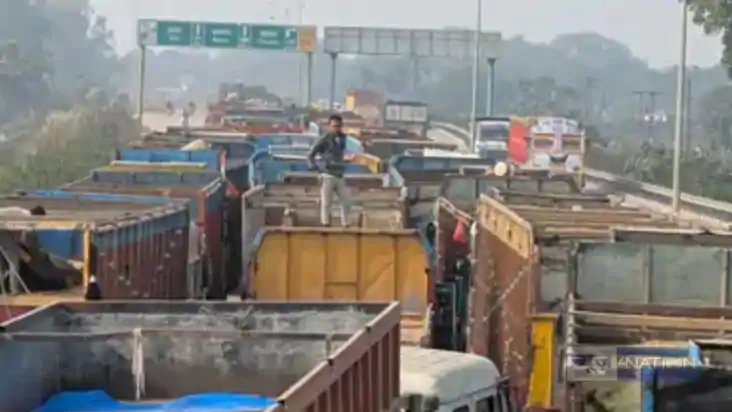 BIHAR TRAFFIC - ट्रैफिक रुट चेंज करने के बाद भी एम्स फुलवारी BIHAR TRAFFIC - ट्रैफिक रुट चेंज करने के बाद भी एम्स फुलवारी