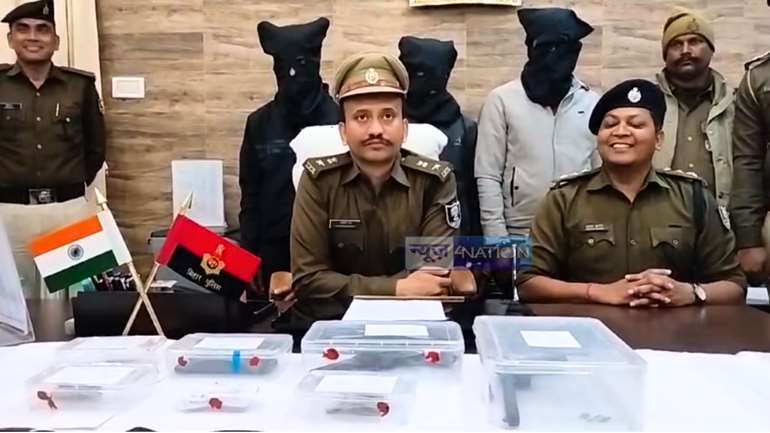 Bihar Crime : पूर्णिया पुलिस ने व्यवसायी से 10 लाख रुपए की लूट का किया खुलासा, तीन बदमाशों को किया गिरफ्तार, हथियार और जिंदा कारतूस किया बरामद 