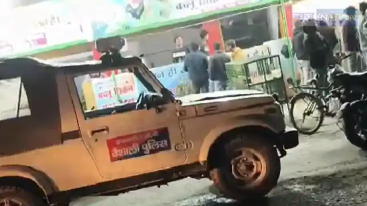 BIHAR CRIME - चिकेन शॉप में बाइक सवार बदमाशों ने की अंधाधुंध
