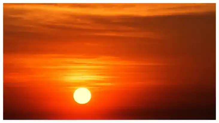 Surya Dev Puja: भगवान सूर्य के इन नामों का करें जाप, सारे बि