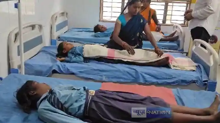 BIHAR SCHOOL NEWS  - स्कूल में एल्बेंडाजोल की दवा खाने के बा