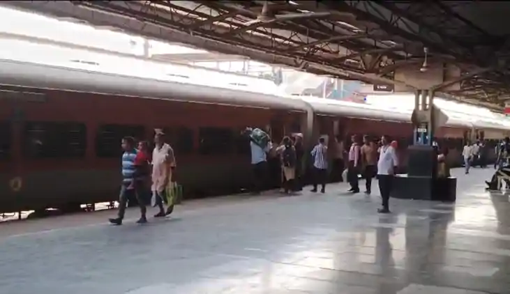 Good News: छठ के बाद भीड कौ लेकर रेलवे ने बिहार के लिए शुरू 
