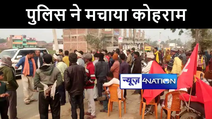 पटना में भीषण सड़क हादसे के बाद मुआवजे की मांग कर रहे लोगों क